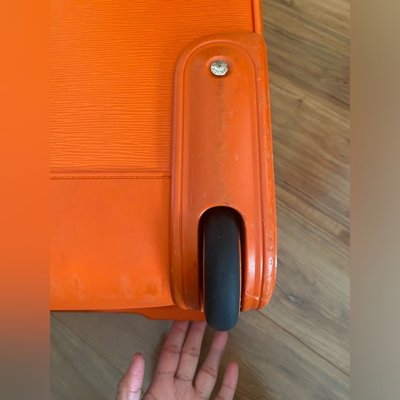 Louis vuitton Pegase 45 in Epi Orange with Raincoat Cover - Picture 10 of 16